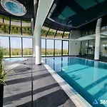 365pam - Oliwny Gaj Westin House - Parking, Basen, Jacuzzi, Sauna, Silownia, Plac Zabaw W Cenie Apartmán